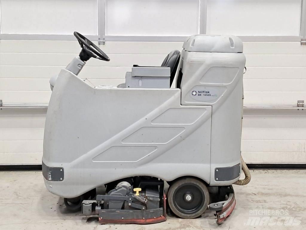 Nilfisk BR1050CS 室內掃倉機