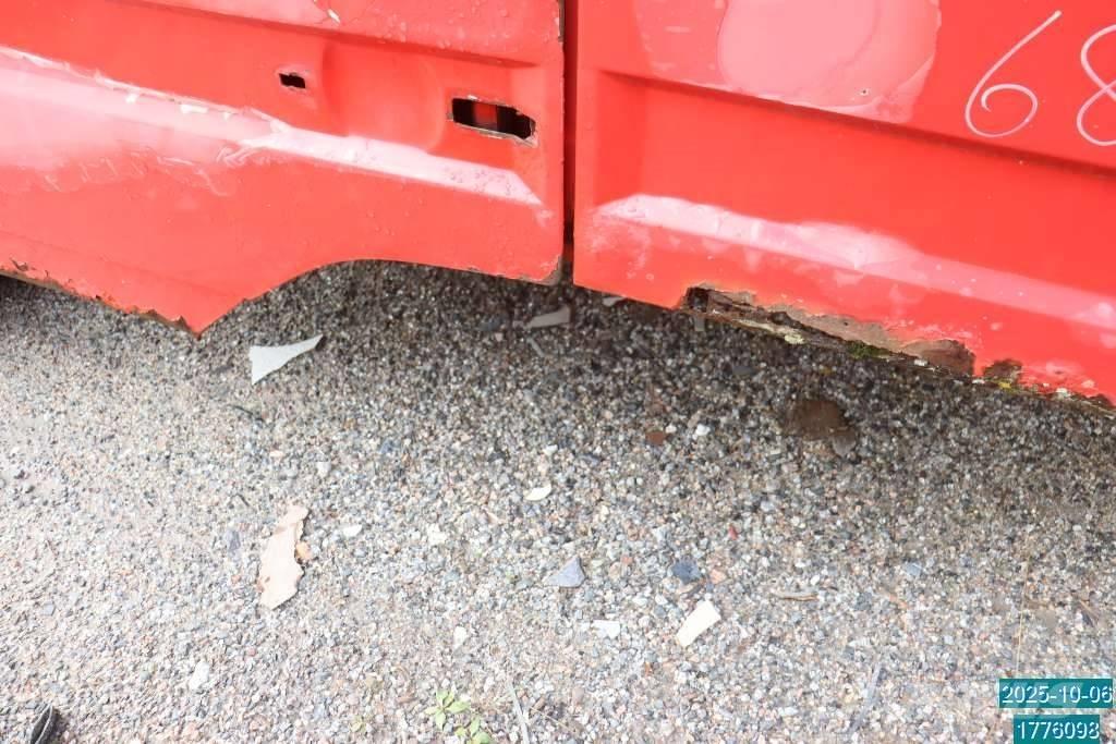 Scania P 82 M 駕駛室與內部