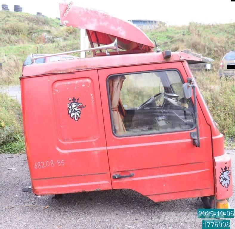 Scania P 82 M 駕駛室與內部