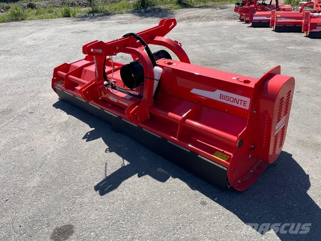 Maschio Bisonte 300 莖葉去葉機