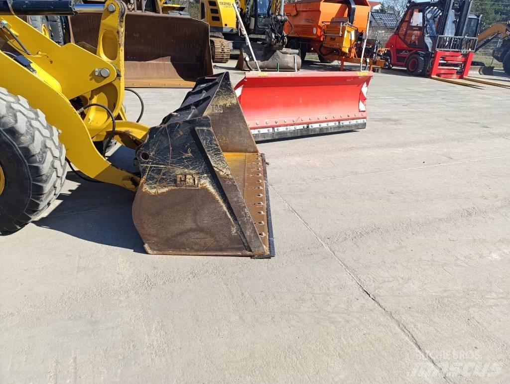 CAT 907 H 2 輪胎式裝載機