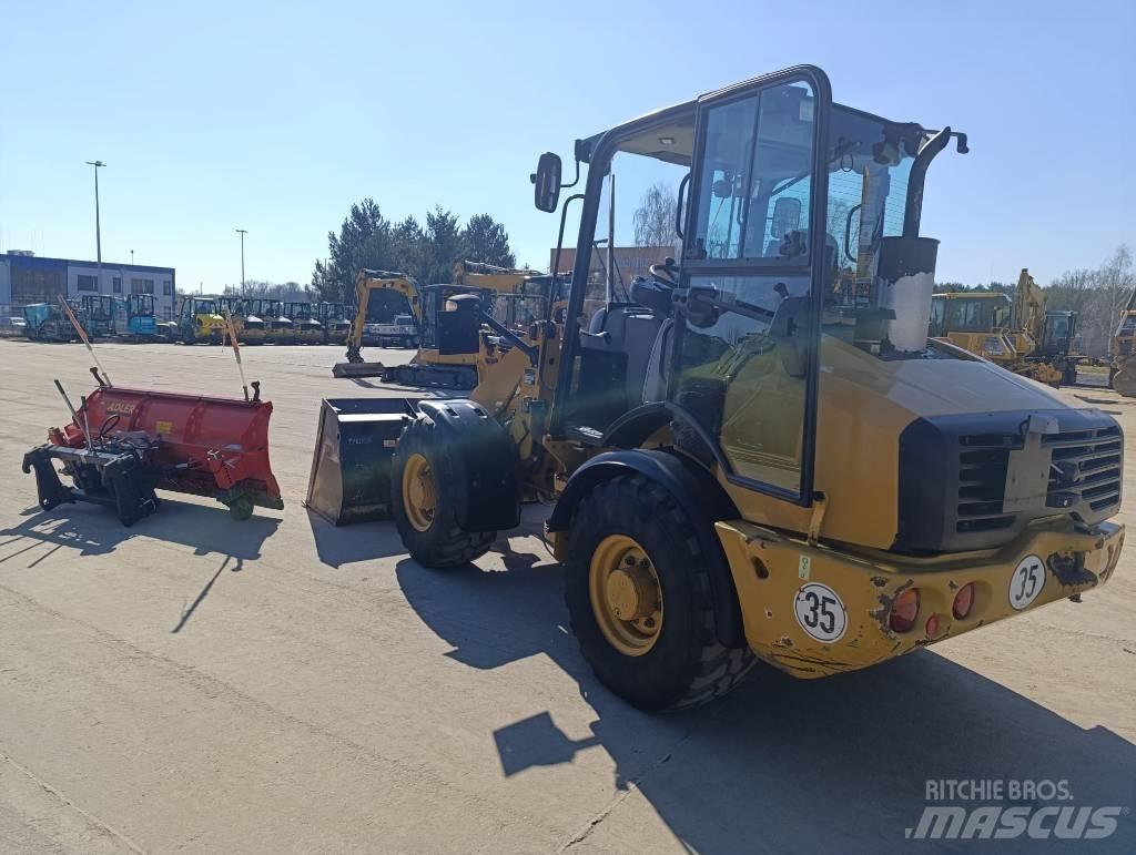 CAT 907 H 2 輪胎式裝載機