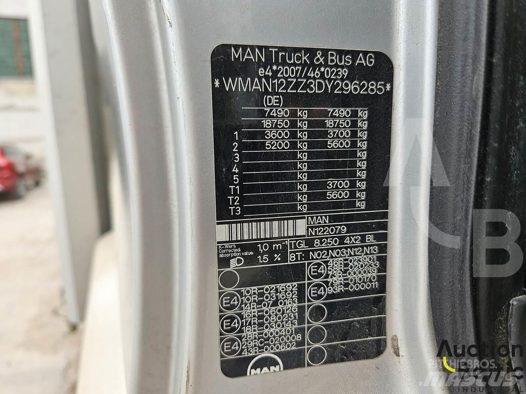 MAN TGL8.250 篷布卡車