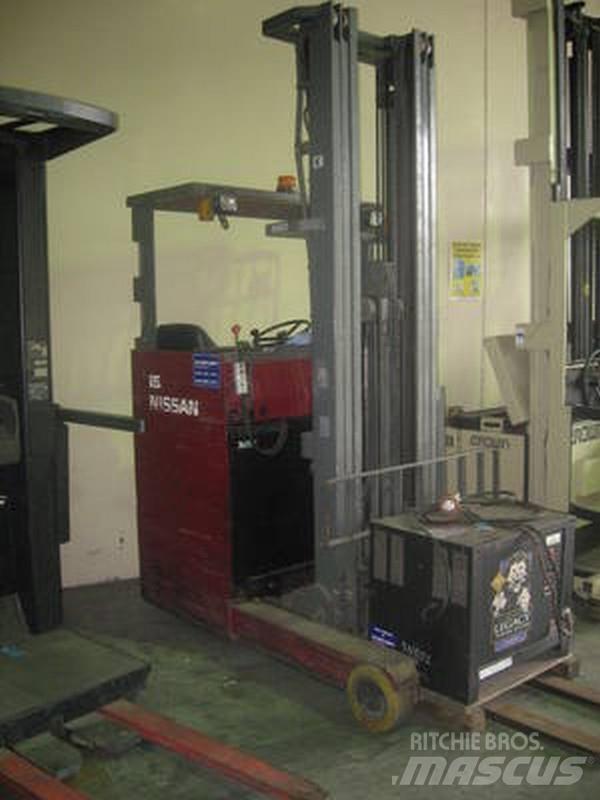 Nissan Reach Truck 前伸式堆高機(叉車)