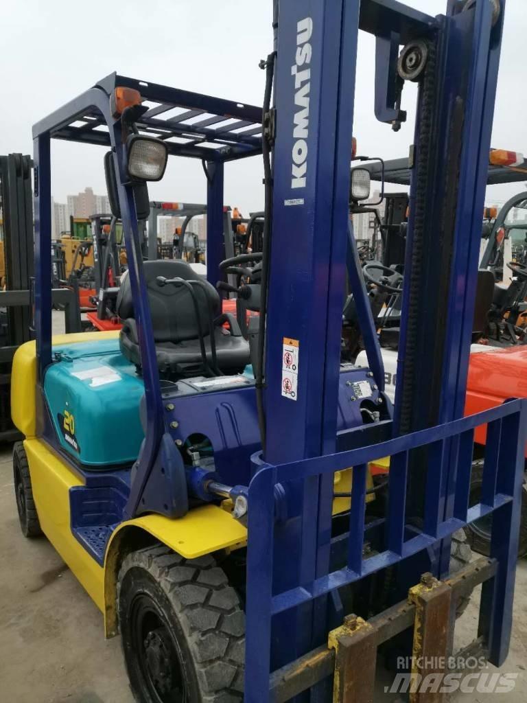 Komatsu 30 伸縮臂操作車