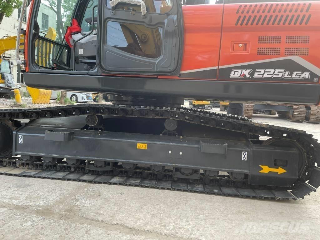 Doosan DX 225 中型挖土機/掘鑿機/挖掘機 7t-12t