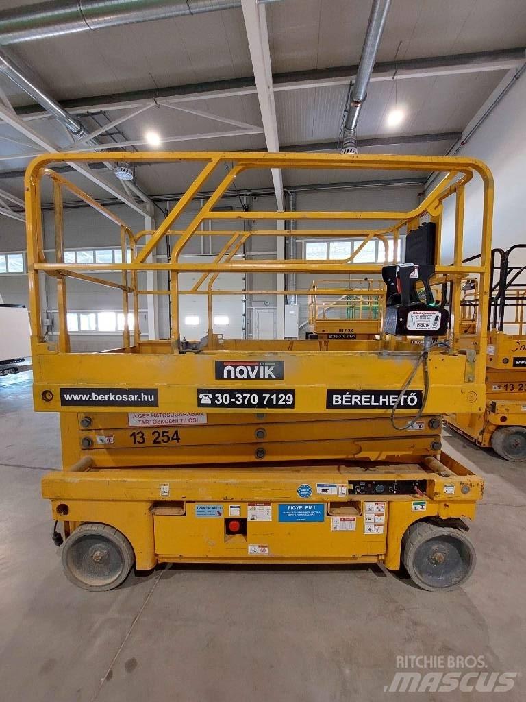 Haulotte Compact 10 剪式升降機