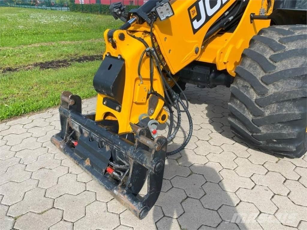 JCB TM 220 - 40 KM/H 農業用伸縮臂裝載機