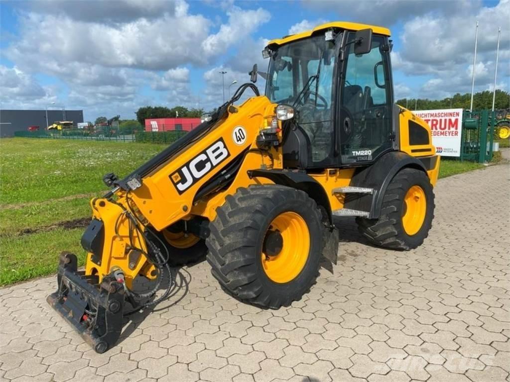 JCB TM 220 - 40 KM/H 農業用伸縮臂裝載機