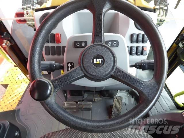 CAT 444 反鏟裝載機