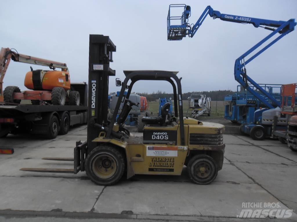 Daewoo Doosan D 40S 柴油卡車
