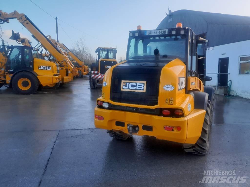 JCB TM 320 農業用伸縮臂裝載機