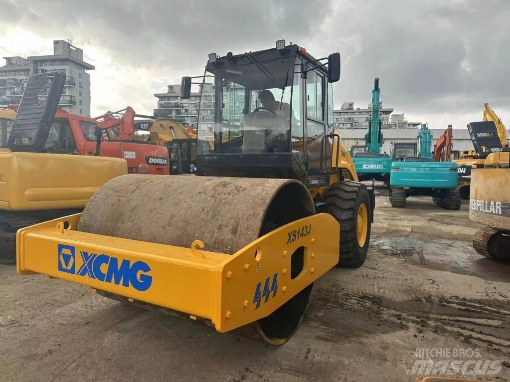 XCMG XS 143 單輪滾壓機