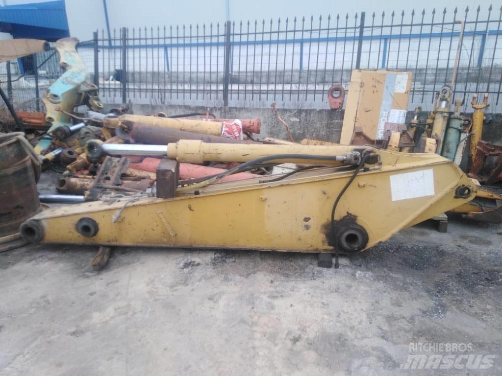 CAT M 318 底盤和懸架
