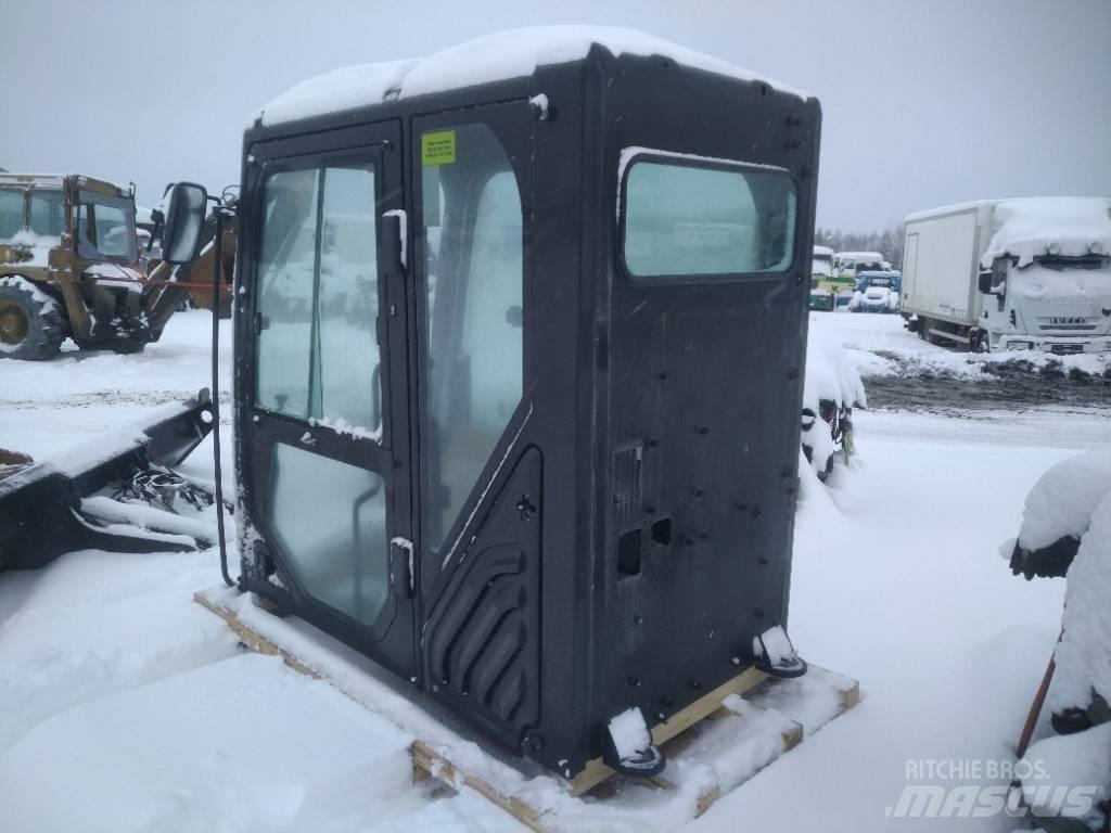 Volvo BM 325FL Cabin 駕駛室與內部