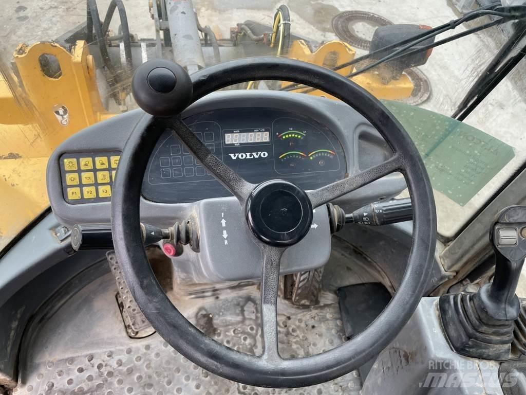 Volvo L 30 ZX 輪胎式裝載機