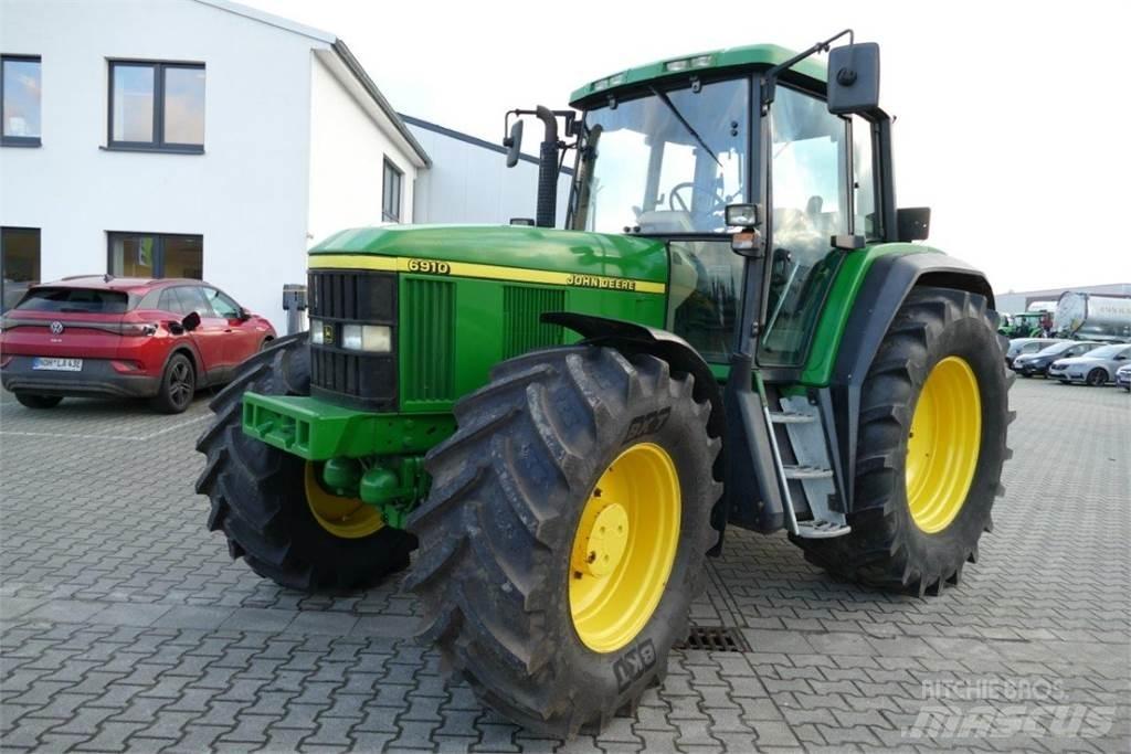 John Deere 6910 曳引機