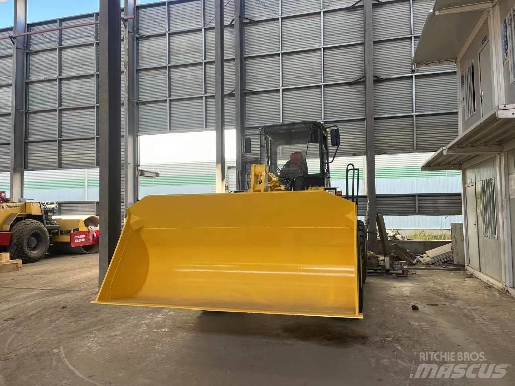 Komatsu WA 320-3 輪胎式裝載機