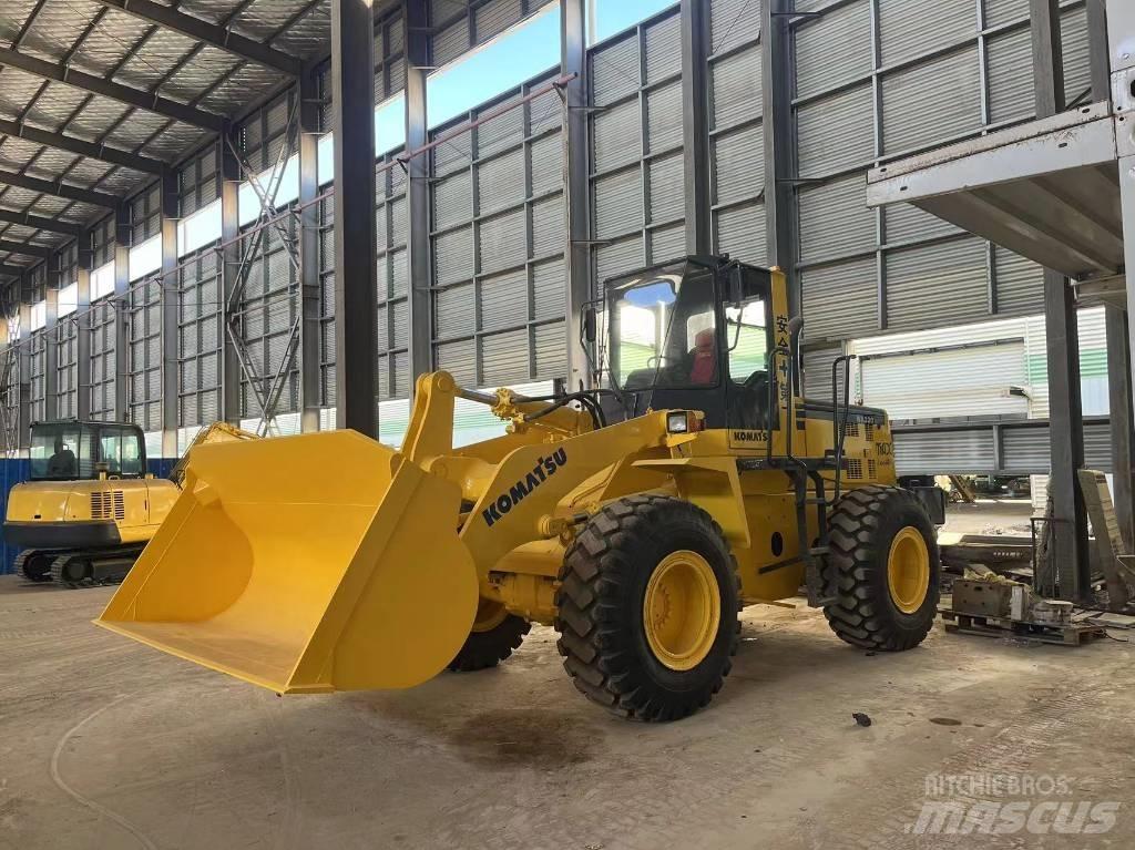 Komatsu WA 320-3 輪胎式裝載機