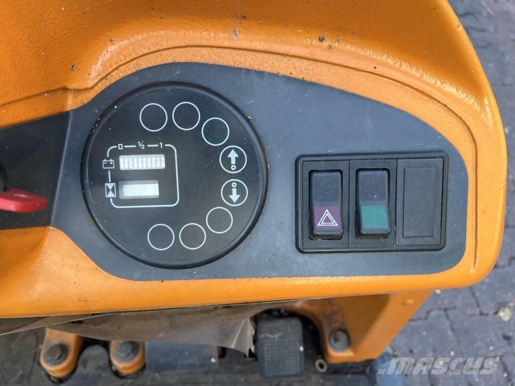 Still R06    V-4254 牽引車