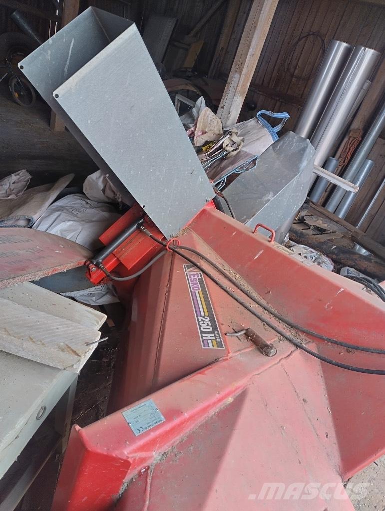 Esko 250 H 掃雪機