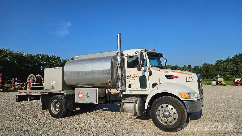 Peterbilt PB335 運油車