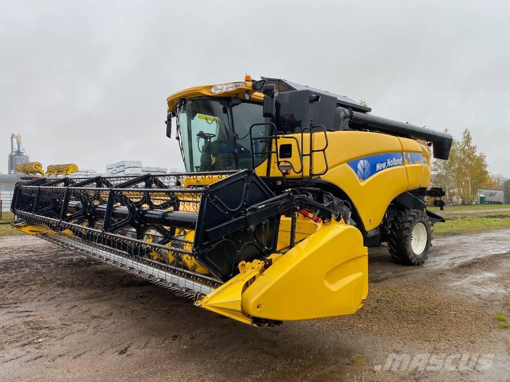 New Holland CX 8070 聯合收穫機