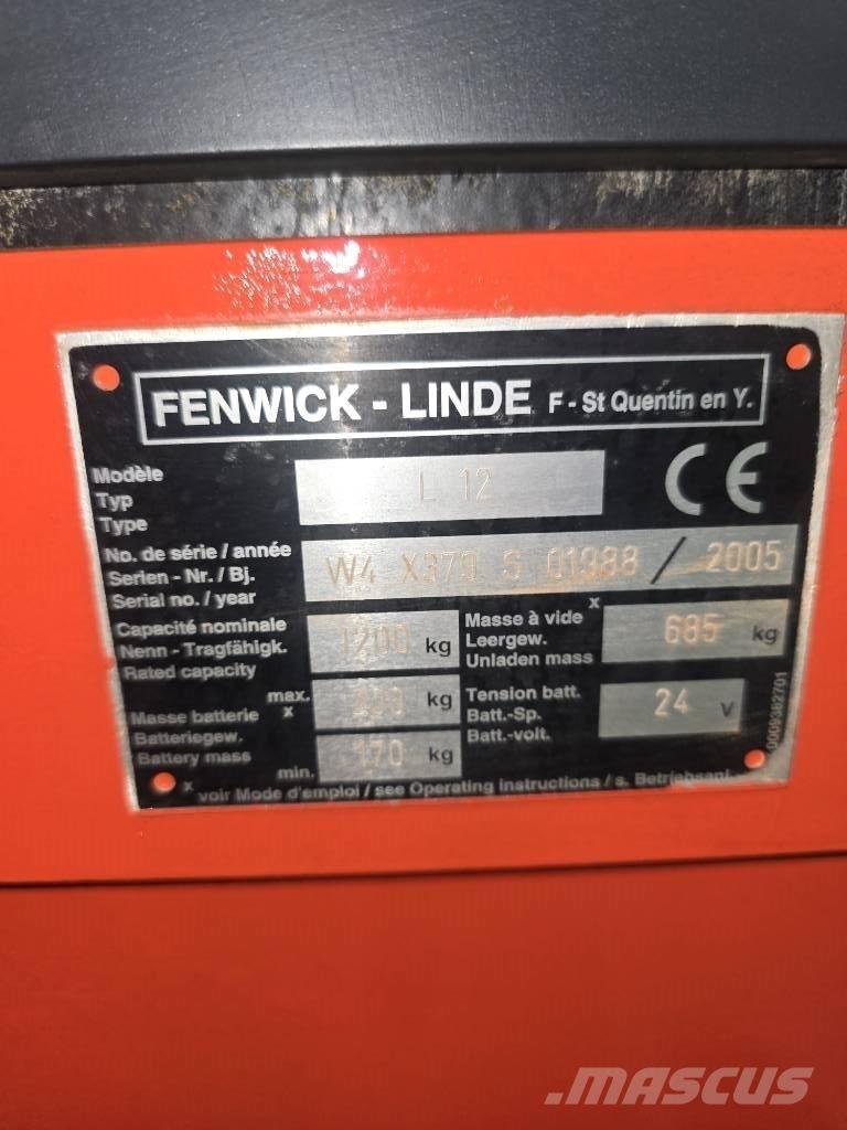 Linde L 12 自走式堆積機