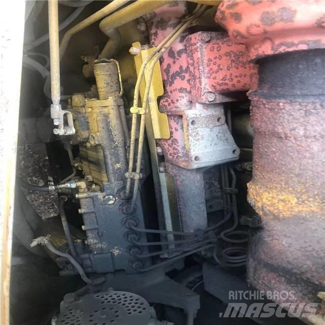 CAT D 7 R 履帶推土機