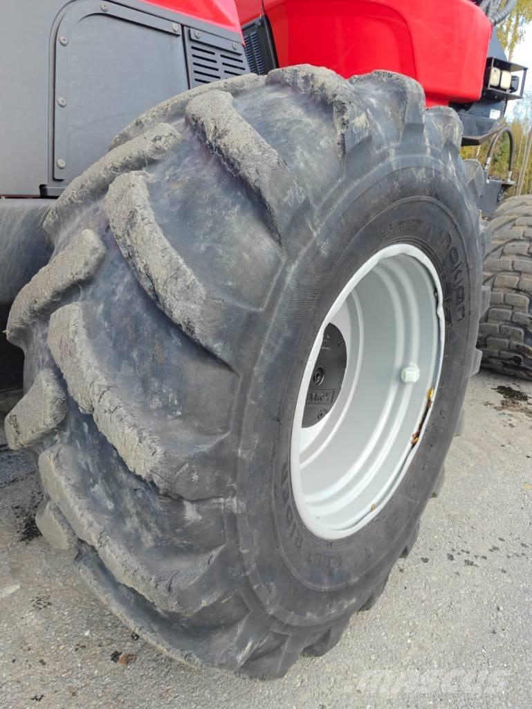 Komatsu 951 收穫機