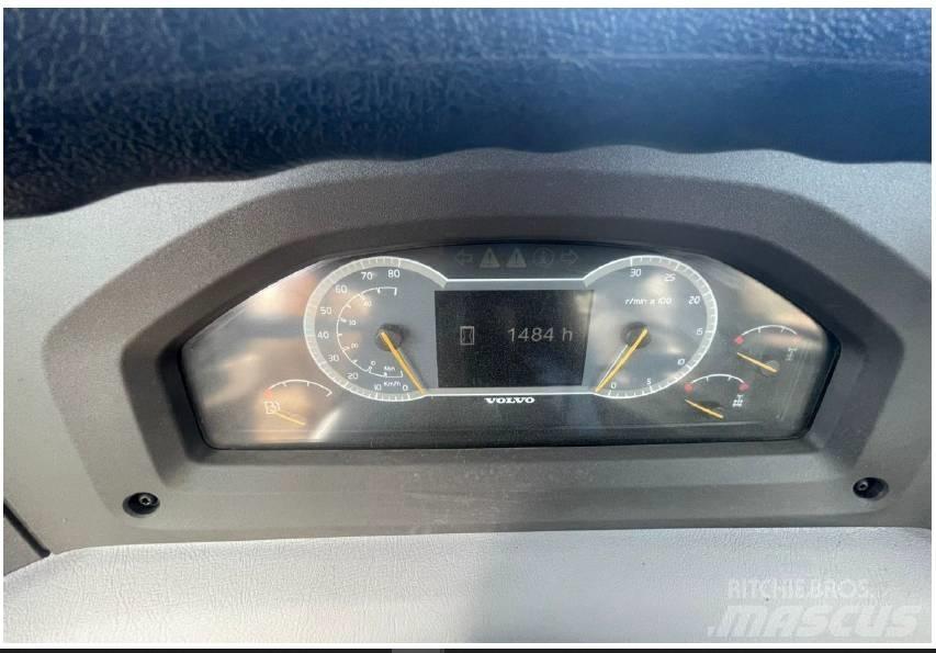 Volvo A 30 G 鉸接式起吊車