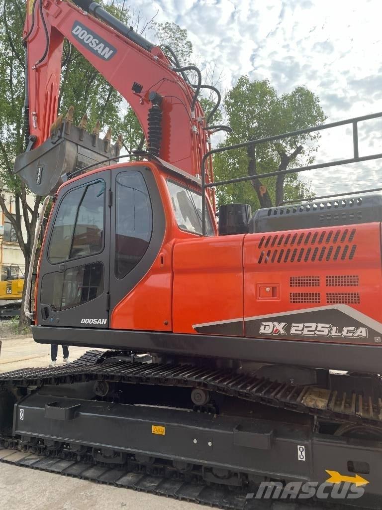Doosan DX 225 中型挖土機/掘鑿機/挖掘機 7t-12t
