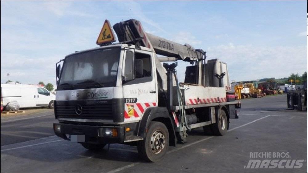 Mercedes-Benz LK/LN2 卡車裝載高空作業車