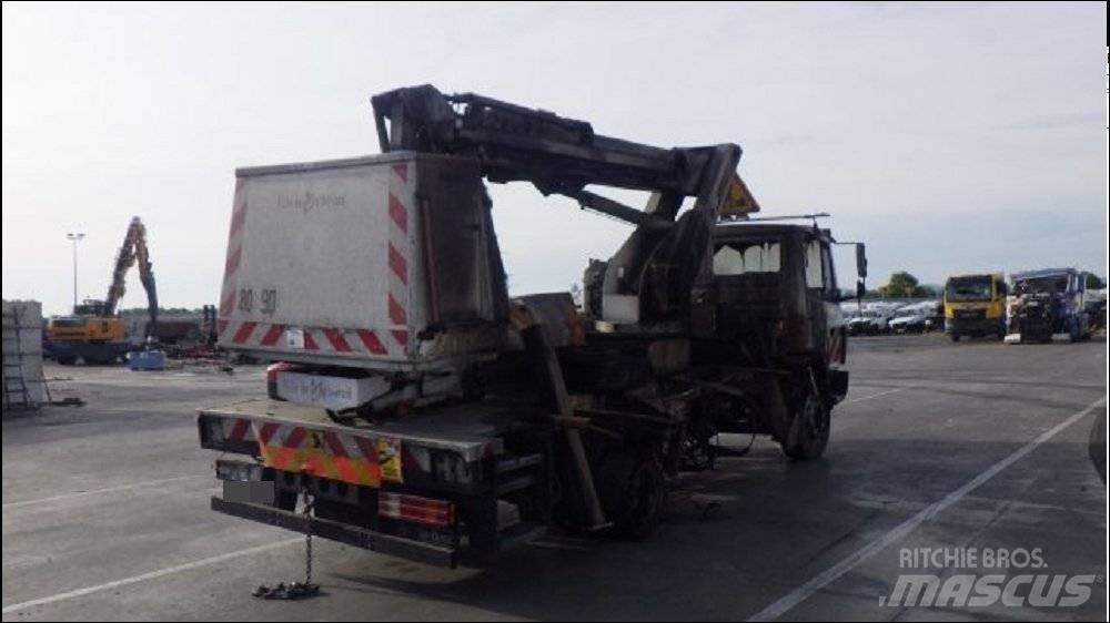 Mercedes-Benz LK/LN2 卡車裝載高空作業車