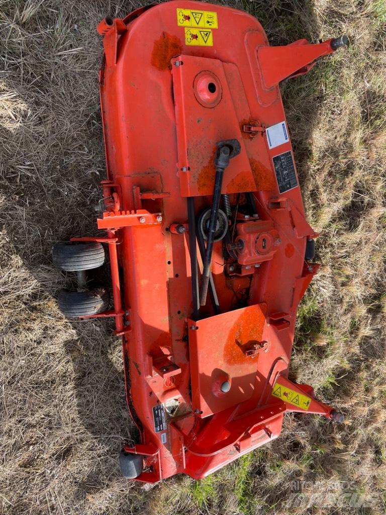 Kubota RCK 60-35 ST 裝載與牽引式割草機