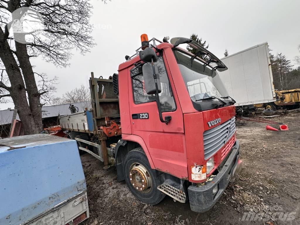 Volvo FL7 起重機卡車