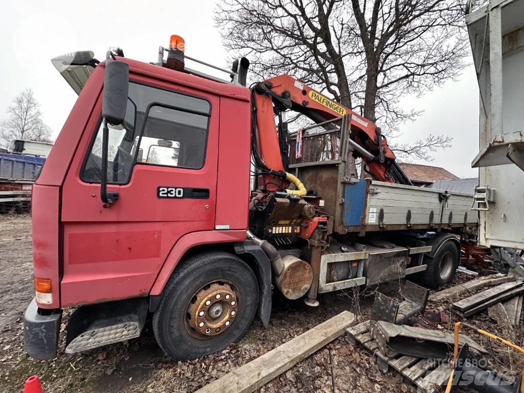 Volvo FL7 起重機卡車