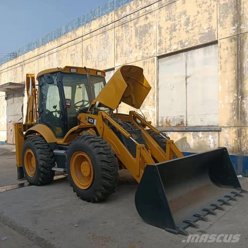 JCB 4CX 反鏟裝載機
