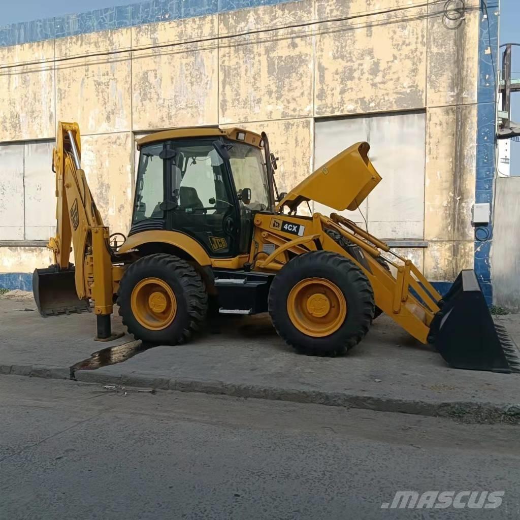 JCB 4CX 反鏟裝載機