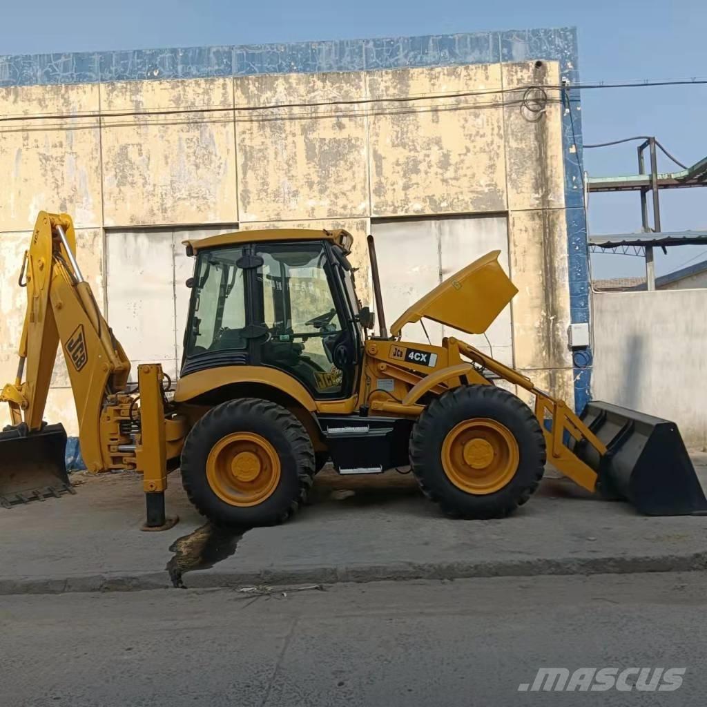 JCB 4CX 反鏟裝載機
