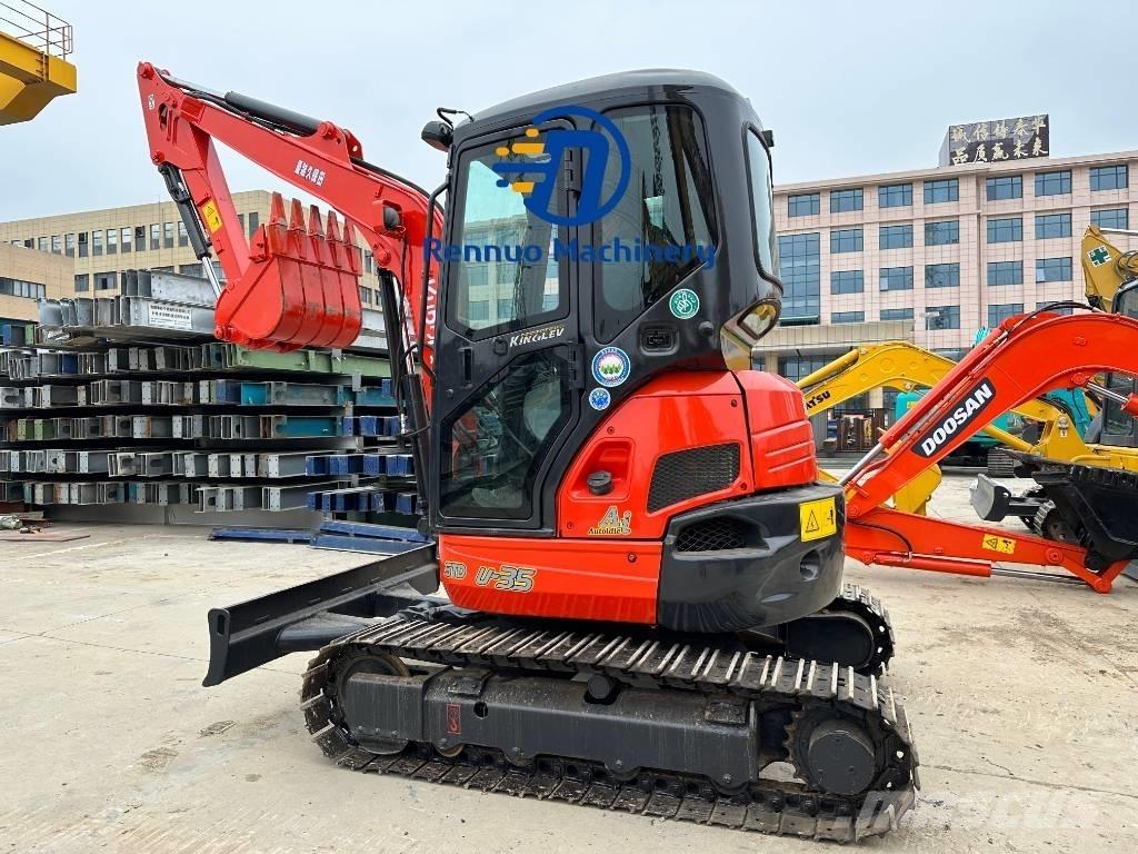 Kubota U 35 小型挖土機/掘鑿機<7t(小型挖掘機)