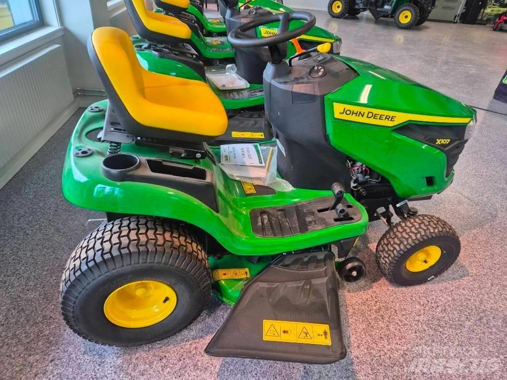 John Deere X 107 騎乘式割草機