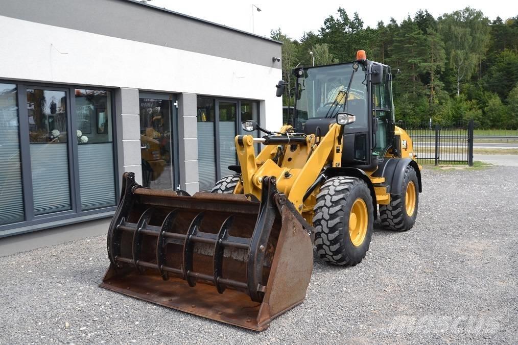 CAT 908 M 輪胎式裝載機