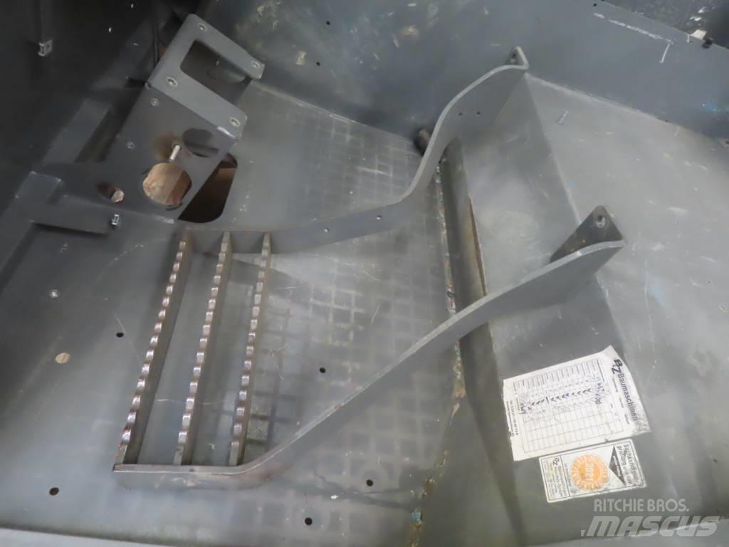 Kramer 353-354 駕駛室與內部