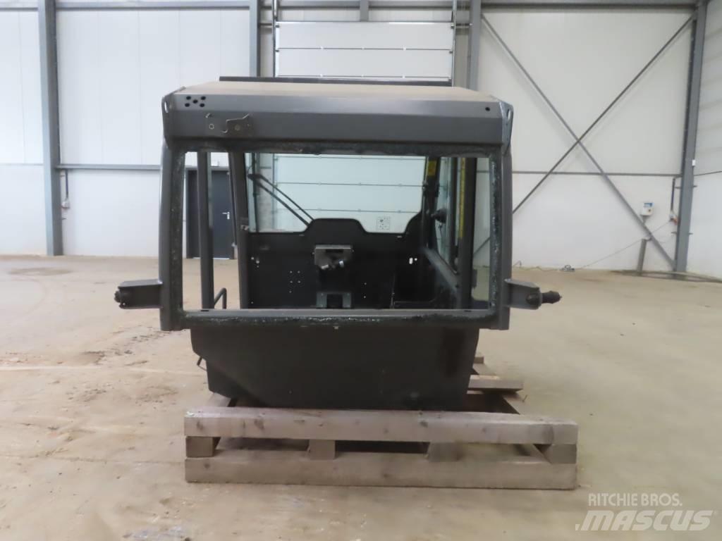 Kramer 353-354 駕駛室與內部