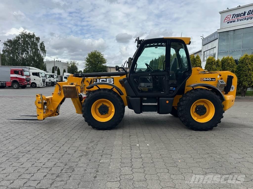 JCB 540-140 伸縮臂操作車