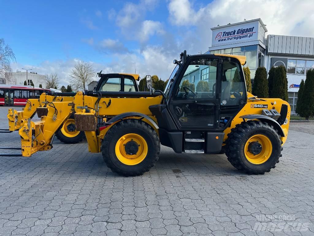 JCB 540-140 伸縮臂操作車