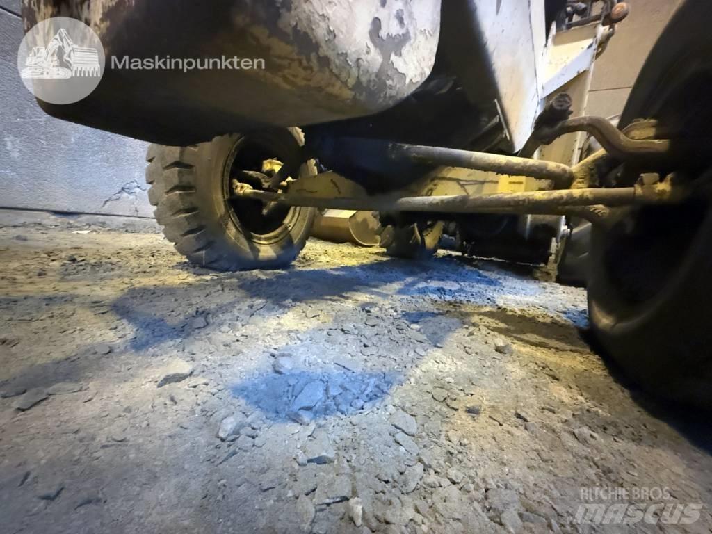 Volvo BM 620 輪胎式裝載機