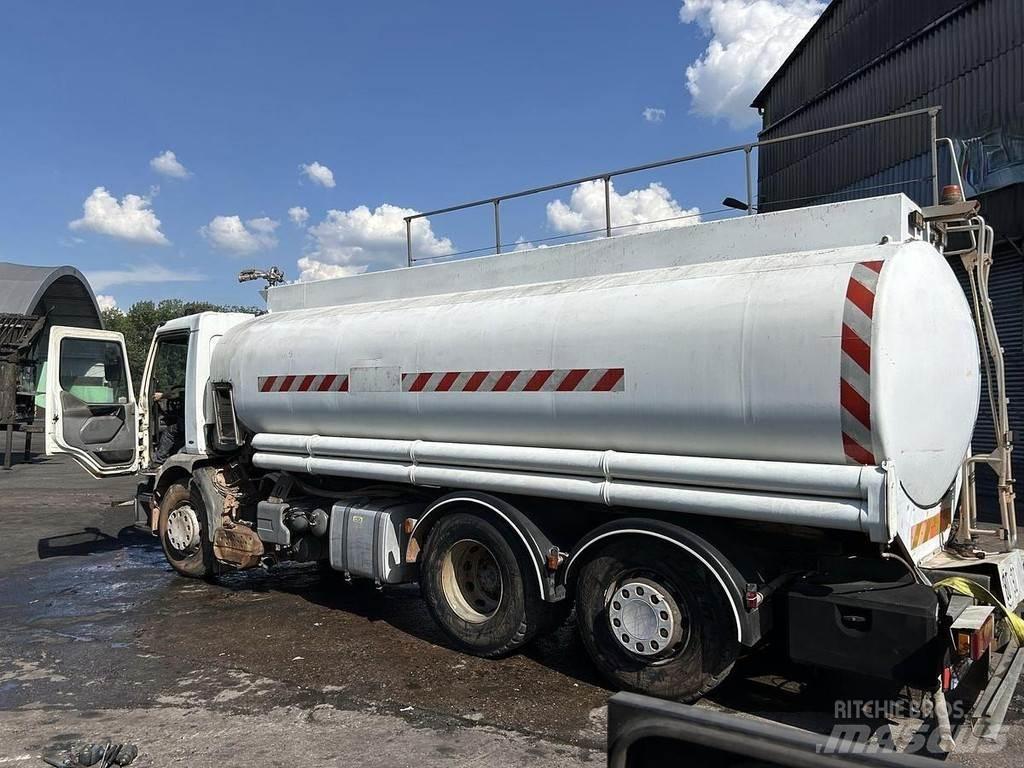 Renault 320 運油車