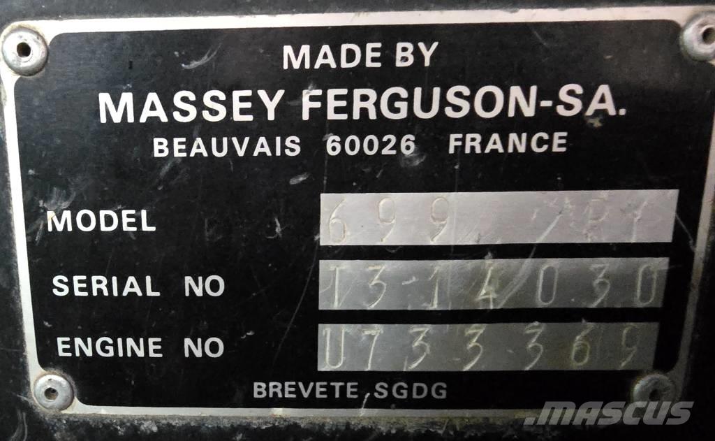 Massey Ferguson 699 曳引機